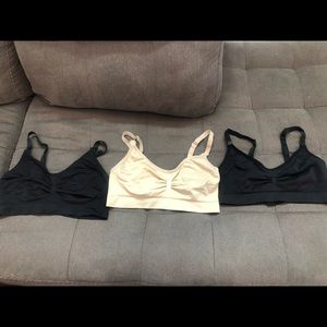 Convertible maternity bras (3) price is for all 3